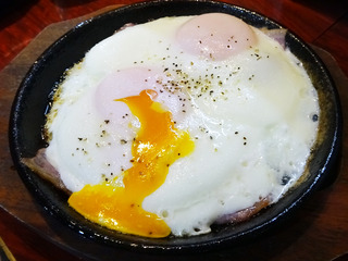 「カミナリ酒店」