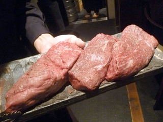 「萬野屋」