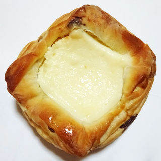 くるみレーズンデニッシュ<チーズクリーム>