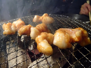 「炭火焼肉たむら」