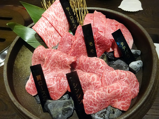 「焼肉TORAJI」