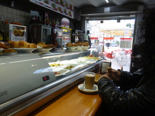 「BAR ESTUDIANTIL」