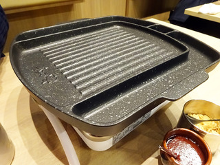 「手巻き焼肉 金の牛」