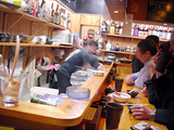 「立呑的 満々気」店内