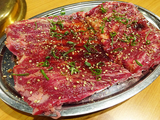 「焼肉マル」