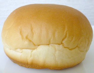 たっぷりクリームパン