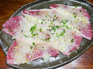 「焼肉マル瓦どんどん」