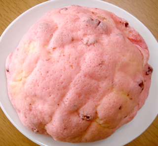 粒いちごメロンパン