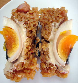 とんこつラーメン御飯と煮玉子おむすび