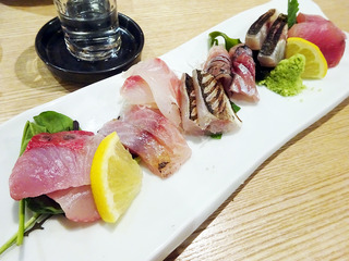 「魚助」