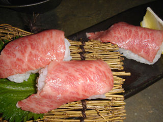 「和焼肉 BAMBINO」牛寿司