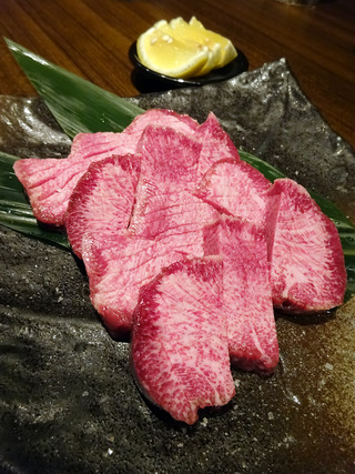 「炭火焼肉 笑門来福」