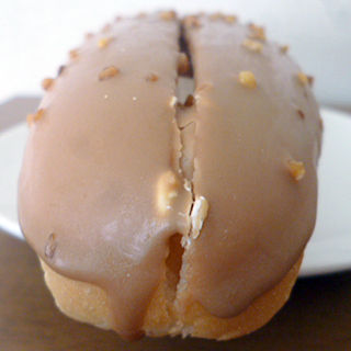 アーモンドチョコロール