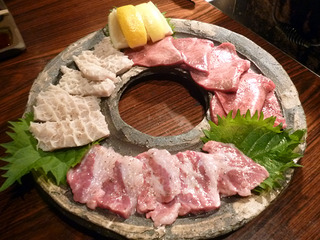 「萬野屋」