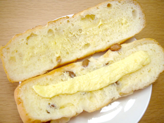 豆パンマーガリンサンド