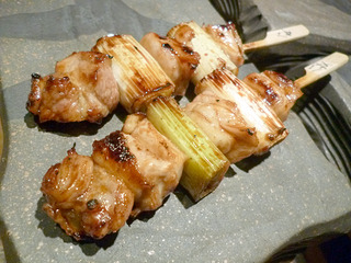 「六角鶏梅田堂山店」