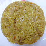 得正カレーおにぎり(福神漬け入り)