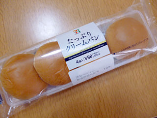 たっぷりクリームパン
