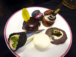 「ST REGIS」