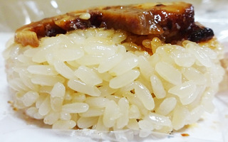 おむすび焼き豚おこわ