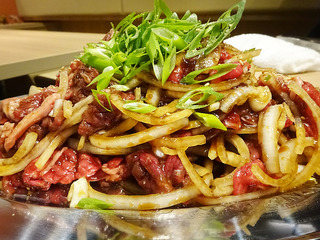 「手巻き焼肉 金の牛」