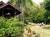 「Lotus Village Hotel」