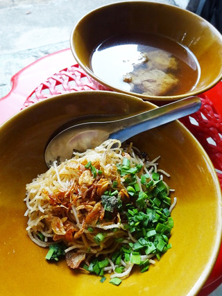 路上屋台でちょい食べ