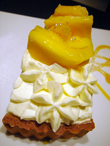 「カフェコムサ」のケーキ