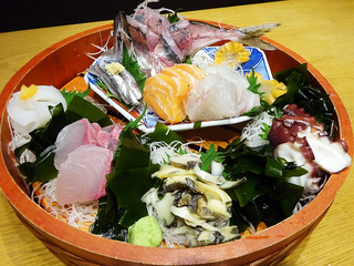 「魚哲」