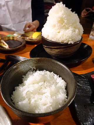 「炭火焼肉たむら」