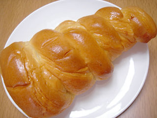 クリームコロネ(カフェラテ風味クリーム)