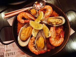 「 Tapas y Vino」