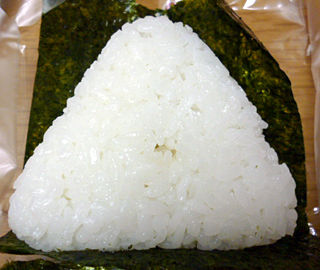 手巻おにぎり鶏そぼろ