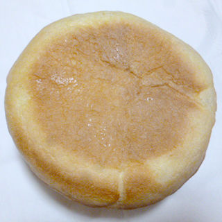 国産いちごジャムとホイップクリームのパン