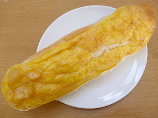 おいしいシューロール<いちご&みるくホイップ>