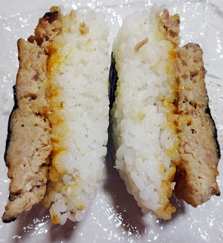 炙り焼鶏つくねおむすび