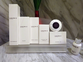 「CARLTON HOTEL」
