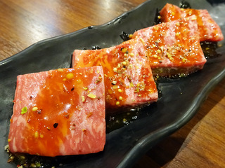 「牛兆」