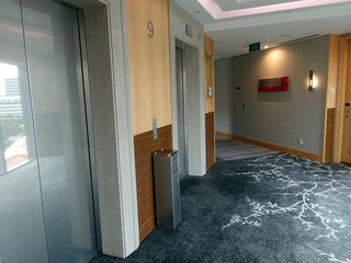 「CARLTON HOTEL」