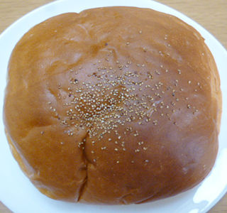 栗入り粒あんぱん