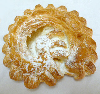 うずまきデニッシュ<メロンクリーム&ミルククリーム>