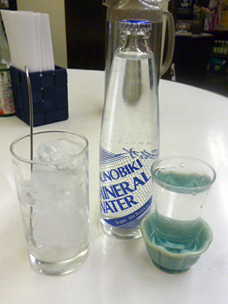 「なかお酒店」