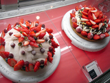 「カフェコムサ」のケーキ