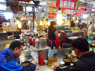 「広蔵市場」