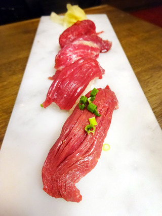 「肉寿司」
