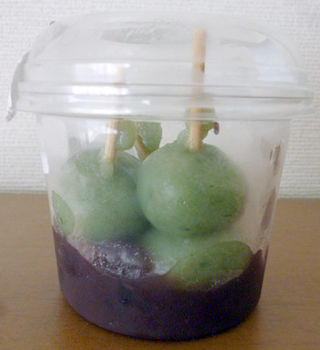 やわらか粒あん草だんご