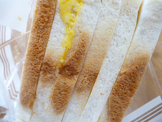 ファミマプレミアムサンド<テリヤキチキンとたまご>