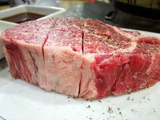 「焼肉どんどん」