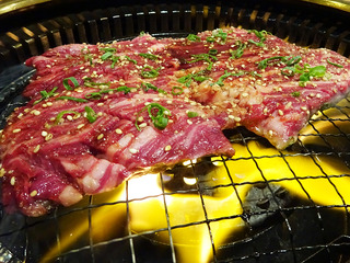 「焼肉マル」
