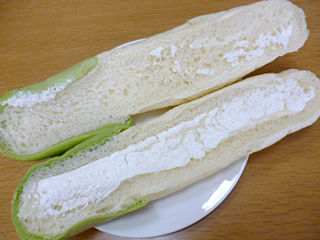 ネギみたいなパン<ミルククリーム&ミルクホイップ>